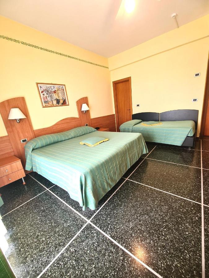 Hotel Zurigo Varraze Exterior foto